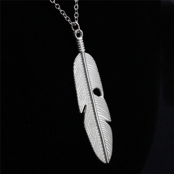 Long SILVER feather necklace - Picture 4 of 4